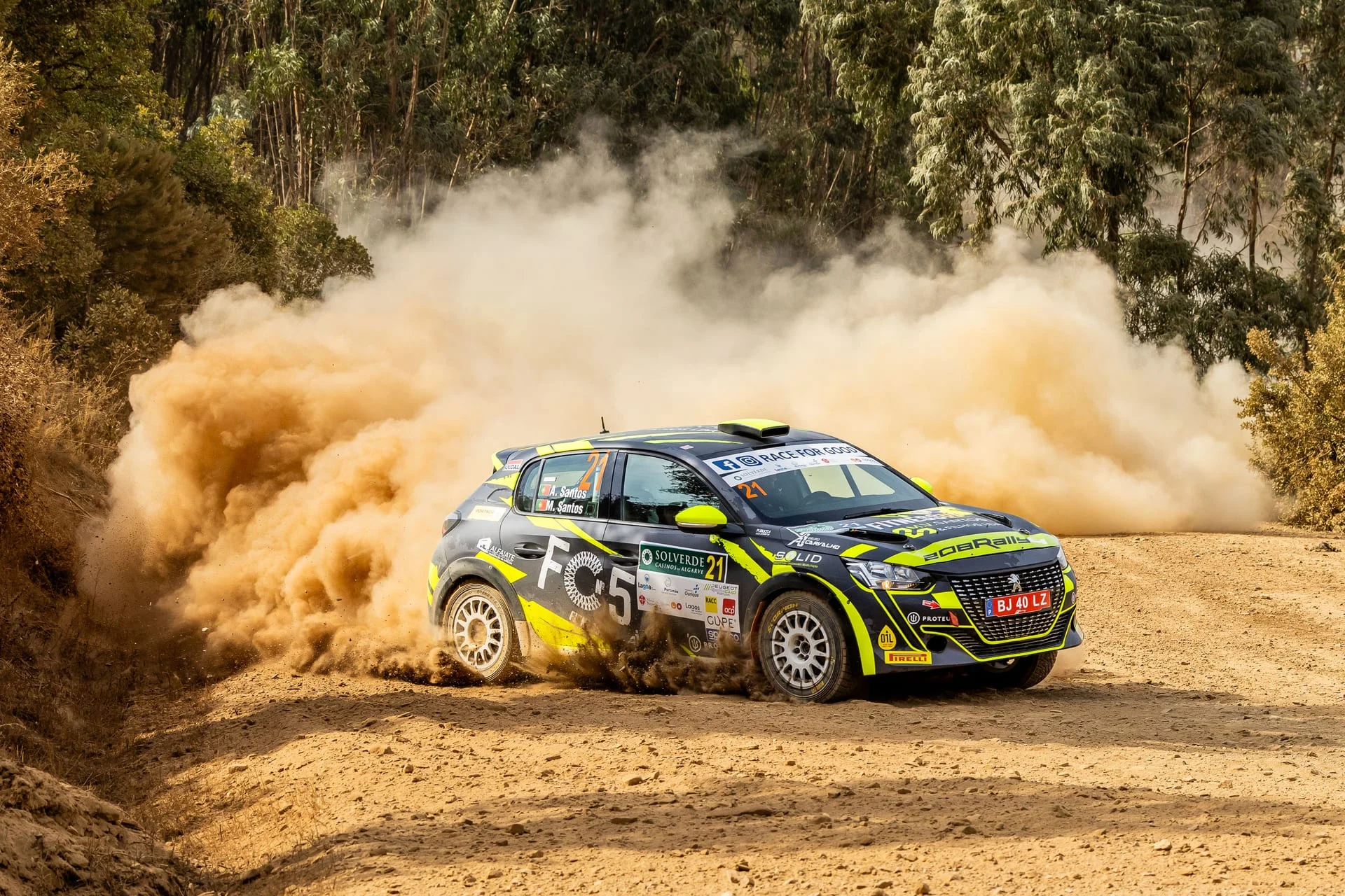 Afonso Santos no Peugeot 208 Rally4 — fotografia 1