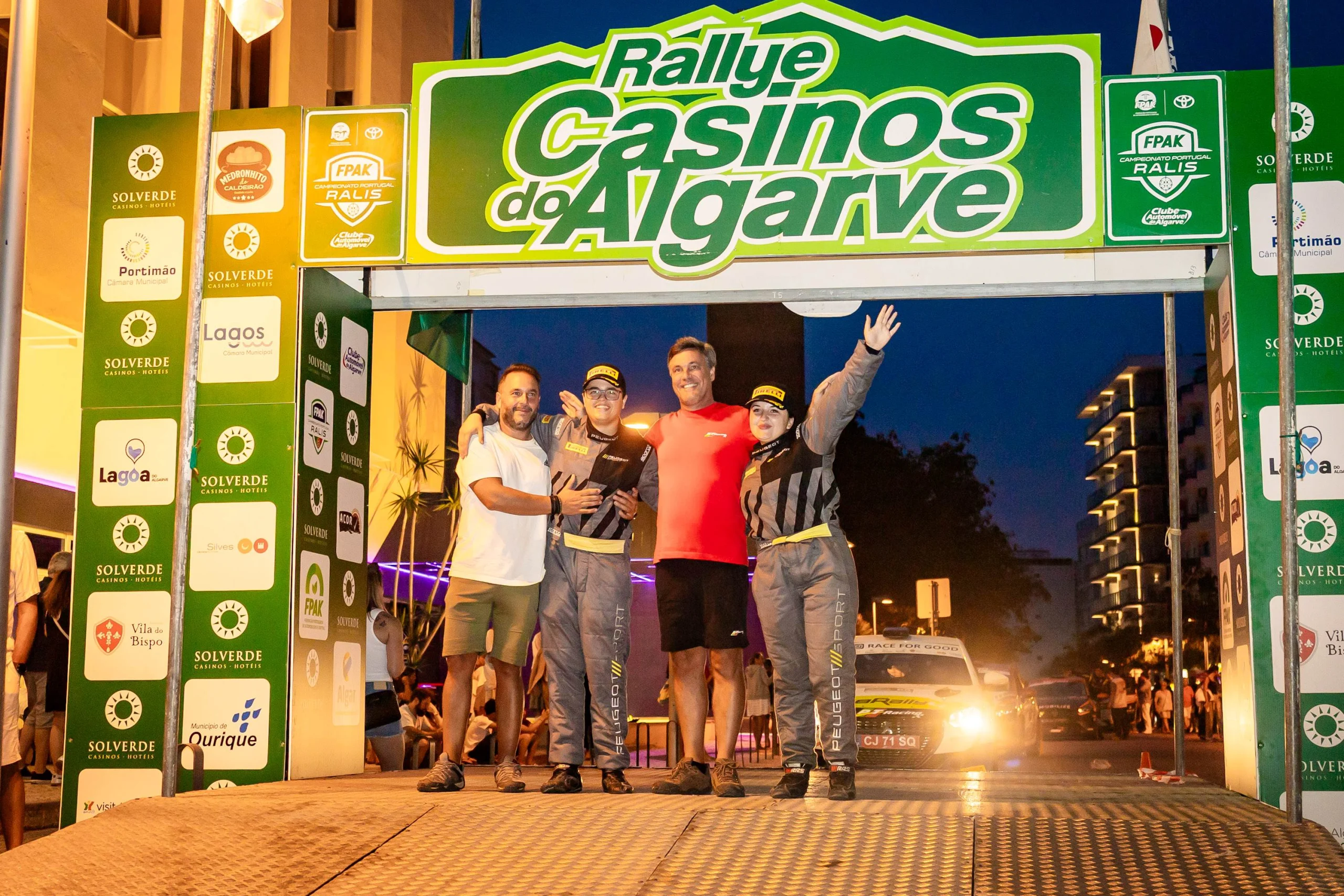 Afonso Santos e Mafalda Nunes no pódio do Rallye Casinos do Algarve