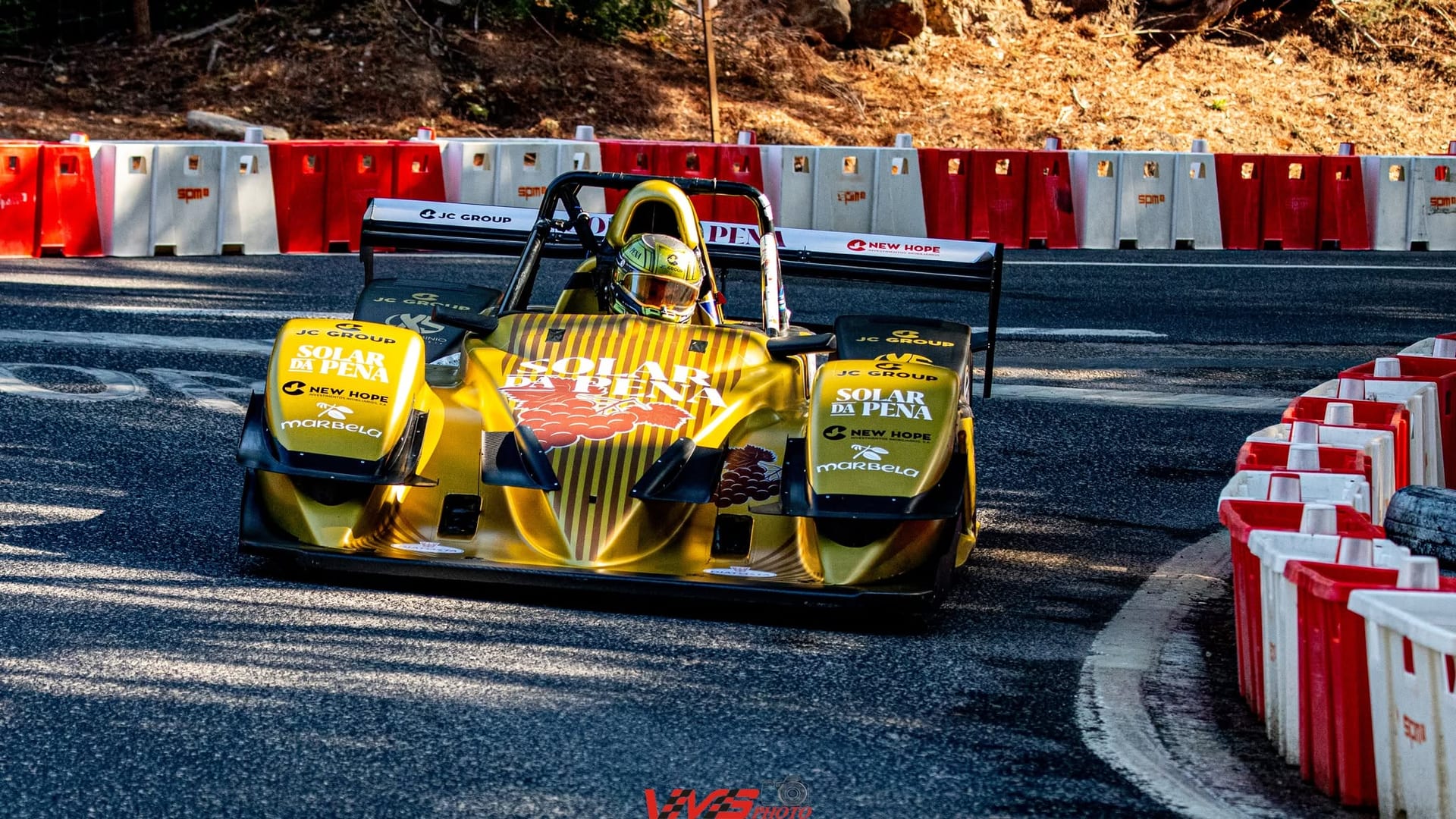 Pilotos em ação na Rampa da Arrábida 2026 — fotografia 11