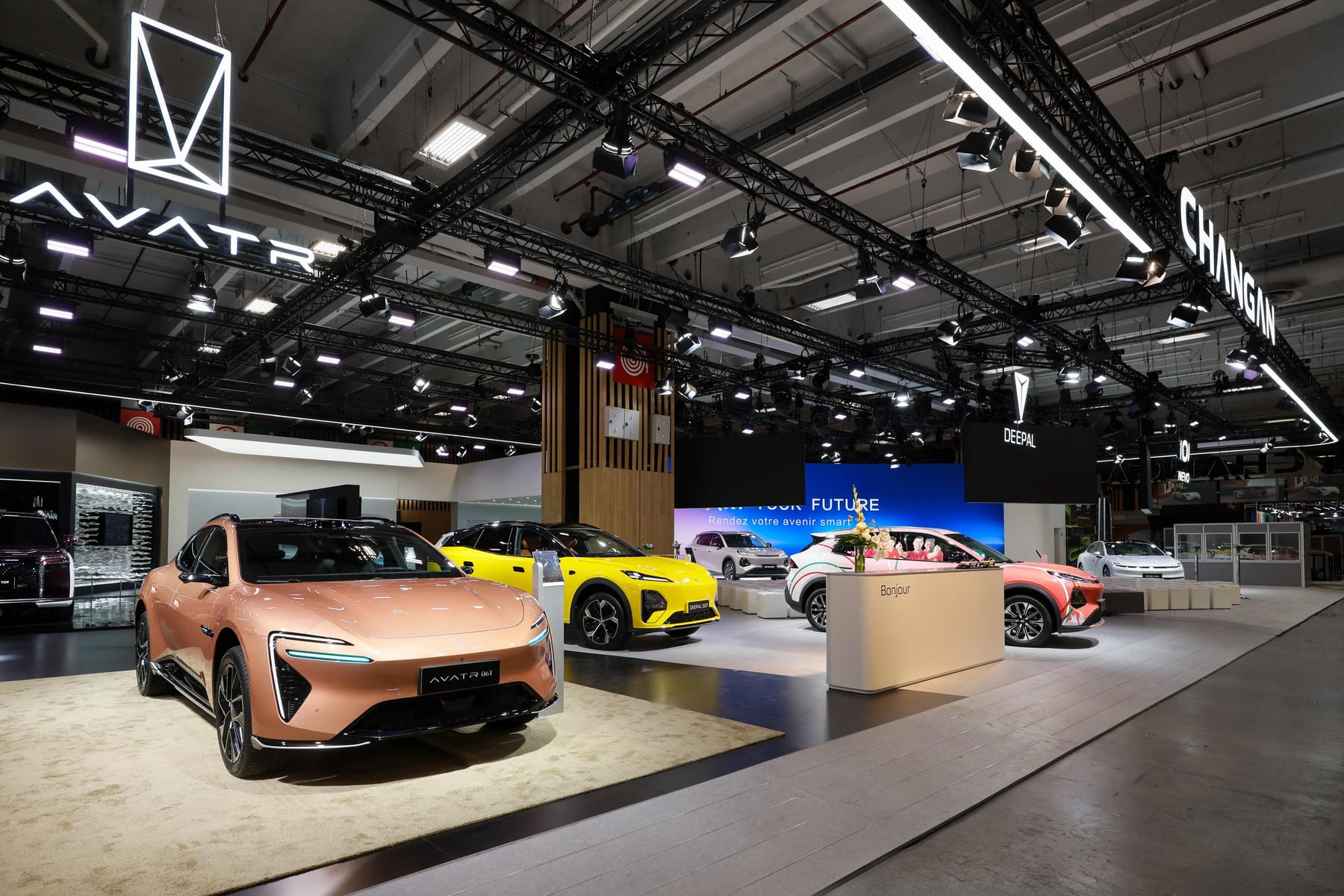 Espaço da Changan, Deepal, NEVO e Avatr no Salão Automóvel de Paris