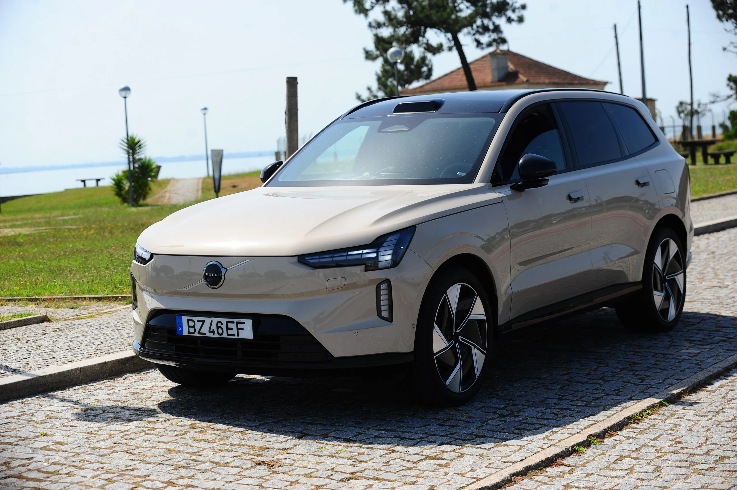HOJE CONDUZIMOS – VOLVO XC 90 – O SONHO DUM VOLVO