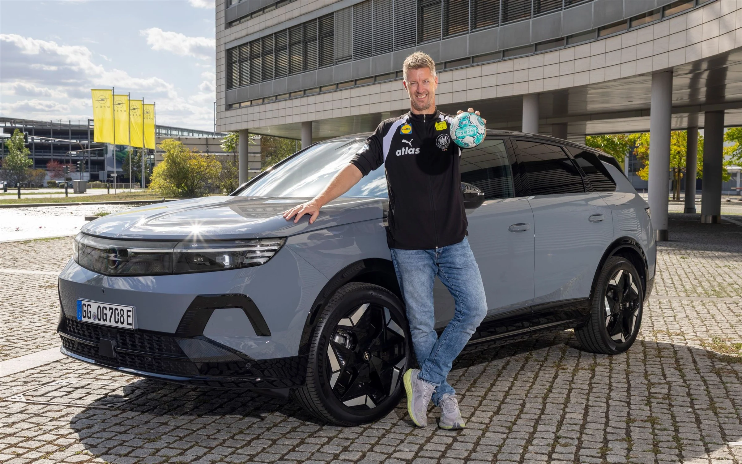 Markus Gaugisch com o Opel Grandland Plug-in Hybrid