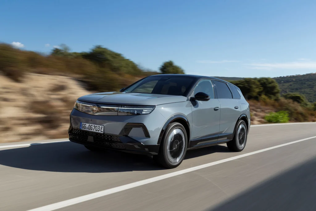 Opel no Auto Zürich 2026: STX Concept, GSE 27FE e Corsa GSE estreiam-se na Suíça – imagem 5